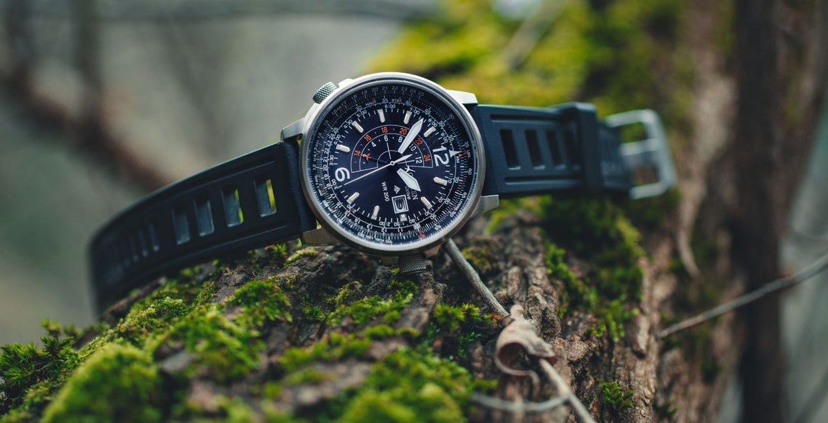 https://www.watchpilot.com/cdn/shop/articles/Rubber_Watch_Straps_1_76bac8df-2f61-4bcf-94bf-5ea5db9bfae9_1200x1200.jpg?v=1757421292