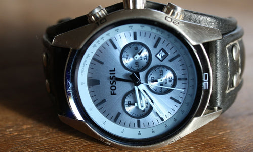 Slim Watches for Men: Sleek & Stylish Timepieces