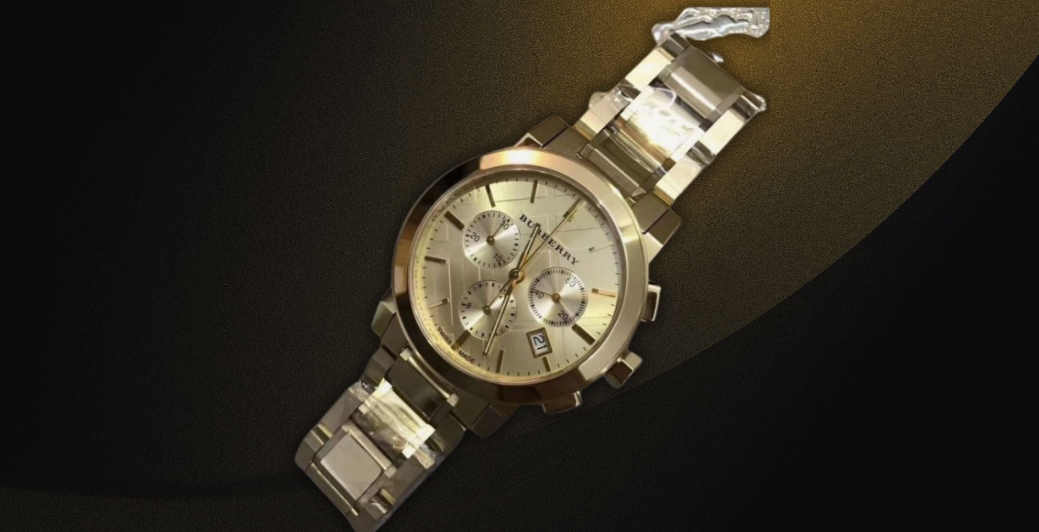 Burberry 時計 2本セット ゴールド/シルバー Burberry Two-Tone Silver Gold Swiss Made Unisex Watch ~ 50 m