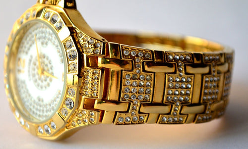 What Are Swarovski Watches? Crystal Elegance, Features & Where to Buy