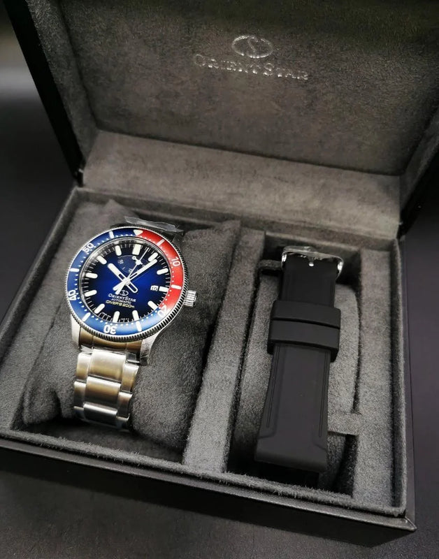 Orient Orologio Automatico Uomo – Quadrante Blu, Cassa 43 Mm, Cinturino Acciaio, Vetro Zaffiro, Impermeabile 20 Bar (RE-AU0306L00B)