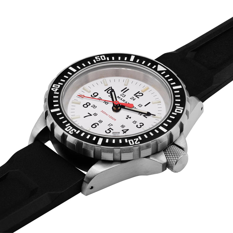 Marathon medium 2025 diver quartz