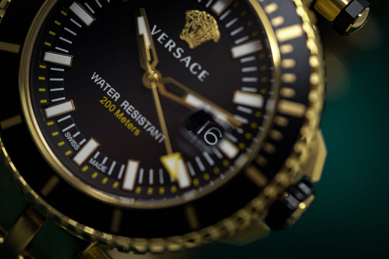 Versace V-Race Diver Gold Plated - WatchPilot