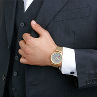 Analogue Watch - Mondaine Classic Unisex Gold Watch A660.30314.80SBM